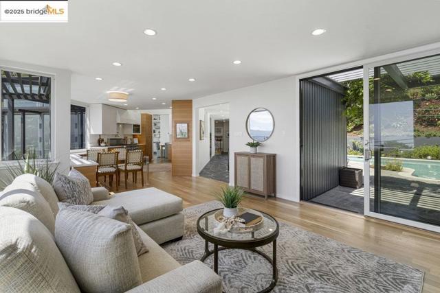 8715 Don Carol Drive, El Cerrito CA: https://media.crmls.org/mediaz/0ddb2919-6f69-4fa0-973c-a651f755b8de.jpg