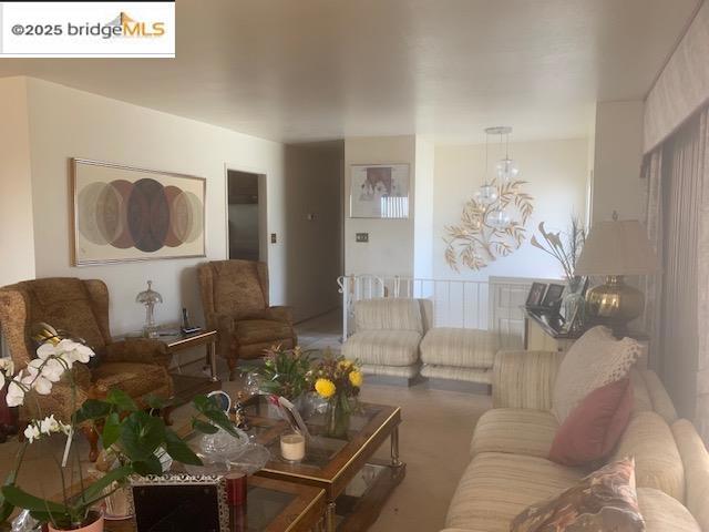 25 Woodcliff Ct, Oakland CA: https://media.crmls.org/mediaz/0ddbe832-77c2-411e-b4aa-422c2c929d19.jpg