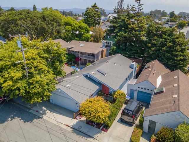 224 Pilkington Avenue, Santa Cruz CA: https://media.crmls.org/mediaz/0ddc5d34-040b-4b40-a61f-16c487d1fb01.jpg