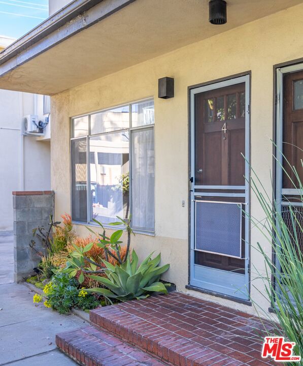 Image 30 of 36 For 1241 17th Street 4