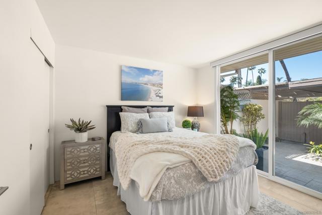 Image 24 of 33 For 119 Via Coronado