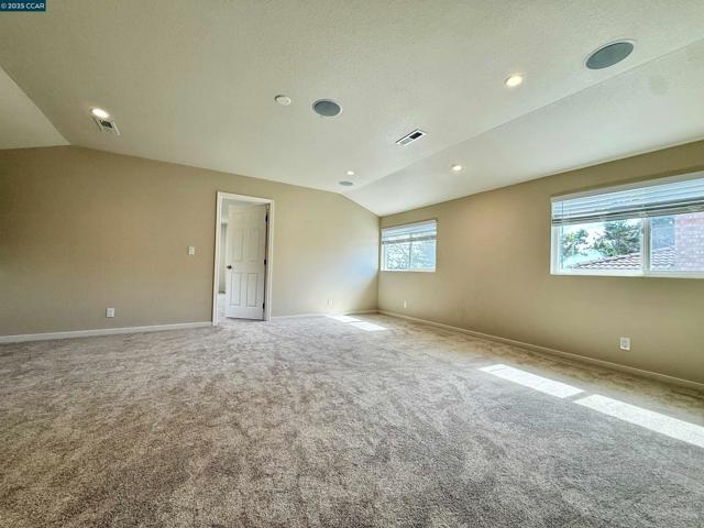 148 Lancaster Way, Vallejo CA: https://media.crmls.org/mediaz/0ddd6fac-1ce9-4a6f-b271-592149327203.jpg