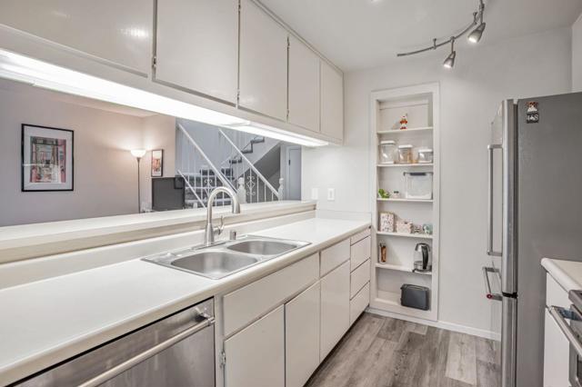 3090 Woods Circle, Davis CA: https://media.crmls.org/mediaz/0dddbf0b-689d-4b7e-a504-251964d7e66f.jpg