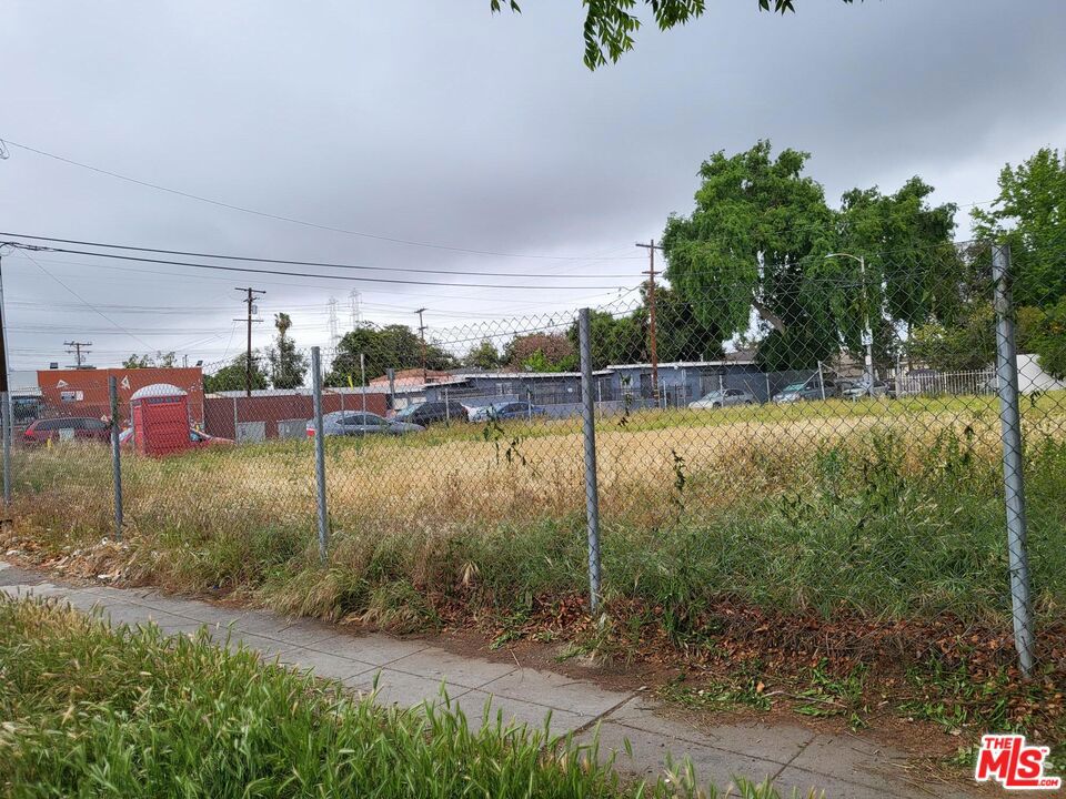 6890 LONG BEACH Boulevard, Long Beach, CA 90805
