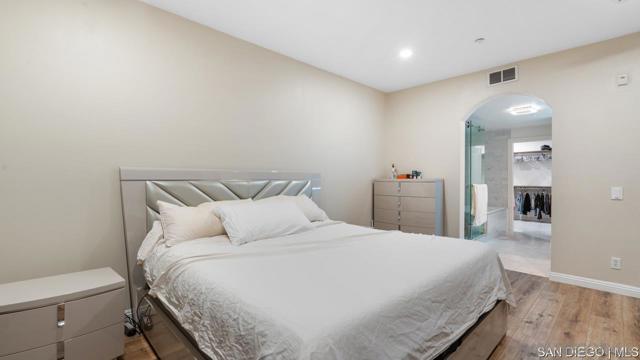 Image 12 of 31 For 8301 Rio San Diego Dr  7