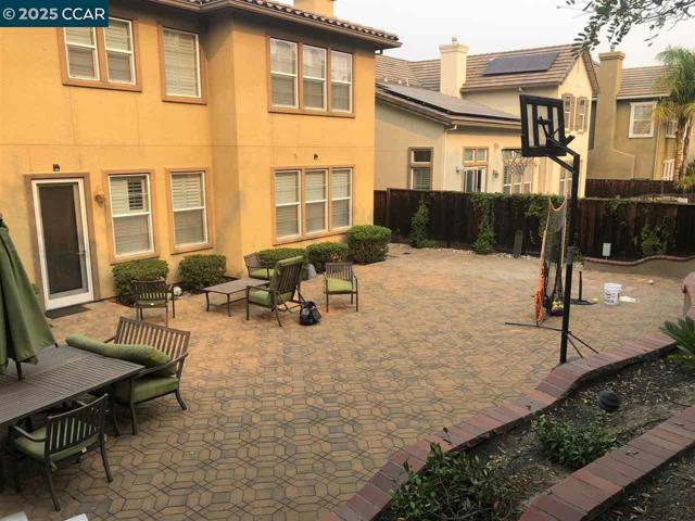 626 Karina Ct, San Ramon CA: https://media.crmls.org/mediaz/0ddfb24f-8184-40a4-94d4-ede483fe4f81.jpg