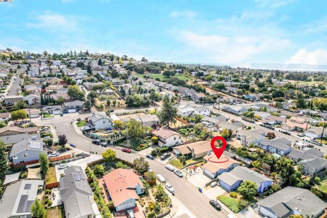 22633 Mossy Rock Drive, Hayward CA: https://media.crmls.org/mediaz/0ddfbfe4-8c96-4094-9bba-e7e943338a10.jpg