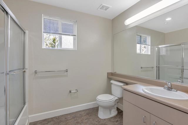35511 Monterra Terrace, Union City CA: https://media.crmls.org/mediaz/0ddfc269-04c2-4fe9-be4a-4943809751b1.jpg