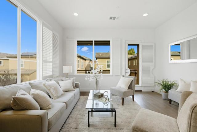 528 Odyssey Lane, Milpitas CA: https://media.crmls.org/mediaz/0de04a7f-f21f-4308-a158-d36b3498cb14.jpg