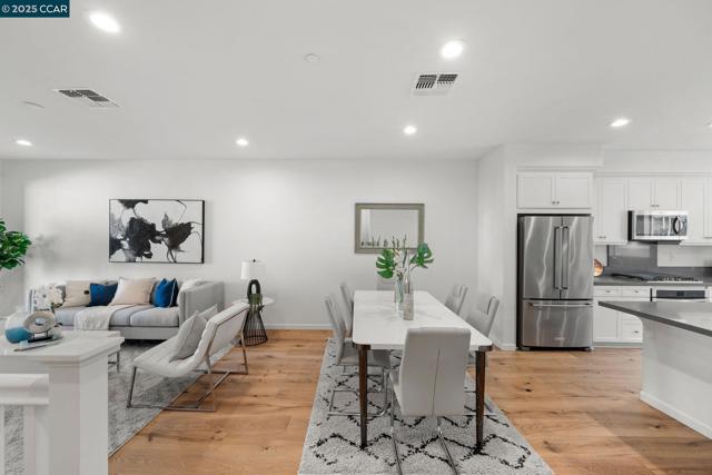 5522 El Dorado, Dublin CA: https://media.crmls.org/mediaz/0de0558c-07a5-4a82-872b-2daa3bf61eaa.jpg