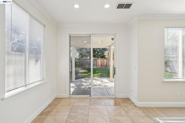 4902 Alterra Way, Sacramento CA: https://media.crmls.org/mediaz/0de10e18-11e3-4258-8b61-e19ca6be90eb.jpg