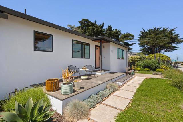 300 4th Street, Montara CA: https://media.crmls.org/mediaz/0de1aea1-5f45-4613-9eb7-4f15d8e08870.jpg