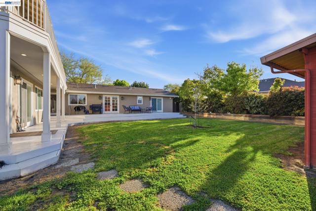 Image 30 of 54 For 2680 Marina Ave.