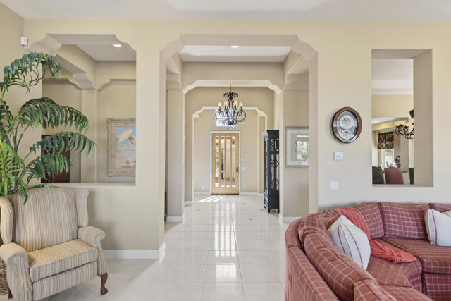 107 Via Bella, Rancho Mirage CA: https://media.crmls.org/mediaz/0de1e275-0933-4d21-9dc9-c74be2c4b039.jpg