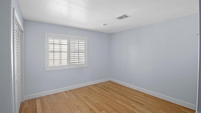 190 Bautista Court, Oceanside CA: https://media.crmls.org/mediaz/0de1ffca-e9ee-4eb0-875e-0150fdb43fb3.jpg