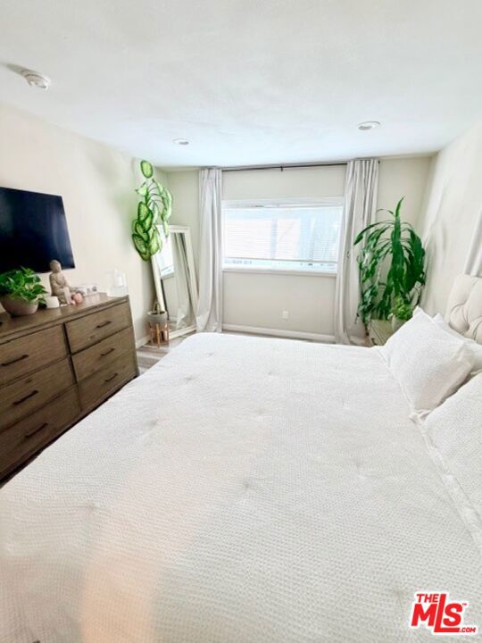 2940 Live Oak Street, Huntington Park CA: https://media.crmls.org/mediaz/0de204f1-f597-471e-8eb7-daa5a69e22c9.jpg