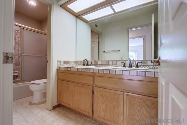 11742 Avenida Sivrita, San Diego CA: https://media.crmls.org/mediaz/0de24953-09a1-4d74-92eb-7290ad4b5242.jpg