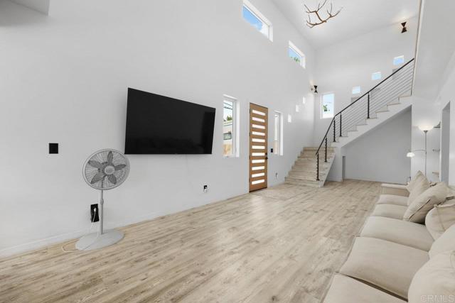 12953 Carriage Rd, Poway CA: https://media.crmls.org/mediaz/0de25e03-0fa5-4a73-addd-cd81bfbb0288.jpg