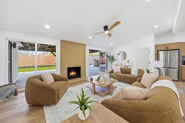 Detail Gallery Image 3 of 42 For 2828 Mission Village Dr, San Diego,  CA 92123 - 4 Beds | 2 Baths