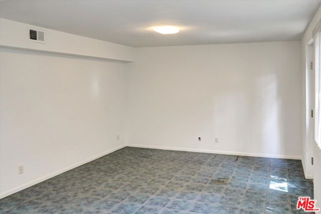 7920 Anise Avenue, Los Angeles CA: https://media.crmls.org/mediaz/0de38a6f-840a-4d1d-b7cf-81e57161bb6d.jpg