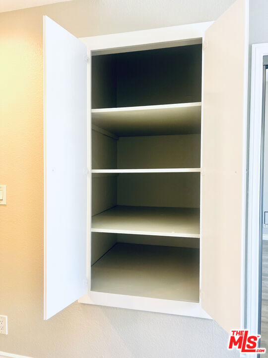 4349 CAHUENGA, Toluca Lake CA: https://media.crmls.org/mediaz/0de3ee3b-3b39-45b2-ac4b-af81ad5e5b20.jpg