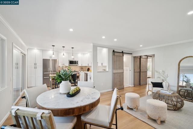 1150 Canyonwood Court, Walnut Creek CA: https://media.crmls.org/mediaz/0de48c41-8649-46c5-b48b-50d018526f89.jpg