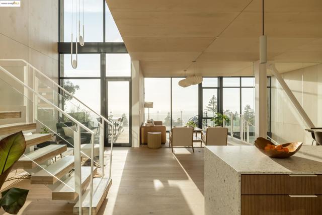 1136 Keith Ave, Berkeley CA: https://media.crmls.org/mediaz/0de4a5b0-5c19-43d0-a41e-757751e13768.jpg