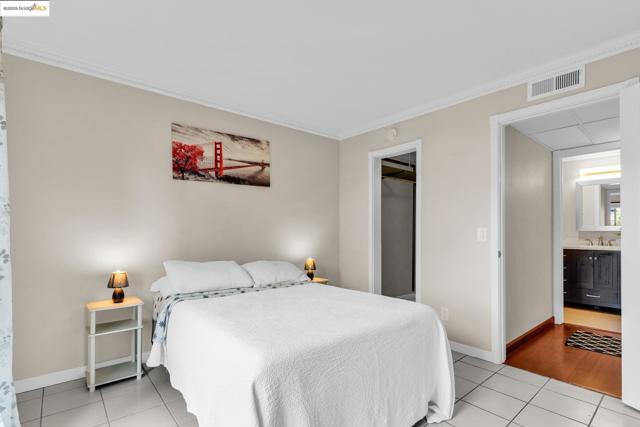 470 N N Civic Drive, Walnut Creek CA: https://media.crmls.org/mediaz/0de58557-c2a1-4aaf-88a0-9d46eea6541d.jpg