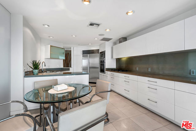 10490 Wilshire Boulevard, Los Angeles CA: https://media.crmls.org/mediaz/0de5bf7f-9c1a-4cc3-9433-563db15d9e3b.jpg