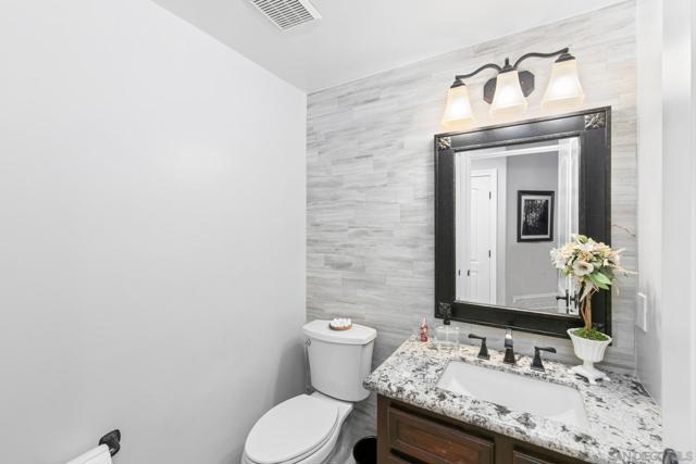8873 Hunter Pass, Alpine CA: https://media.crmls.org/mediaz/0de5c013-474f-4fde-b200-a6b8b1be2fb1.jpg
