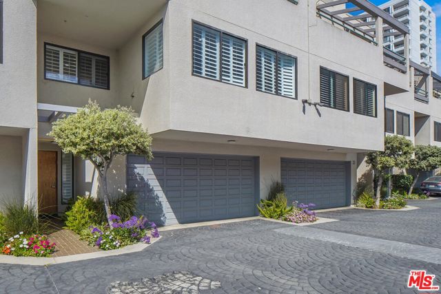 20 Ocean Park Boulevard, 22 photo 6