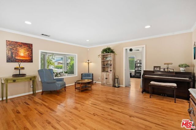 247 Fallbrook Avenue photo 8