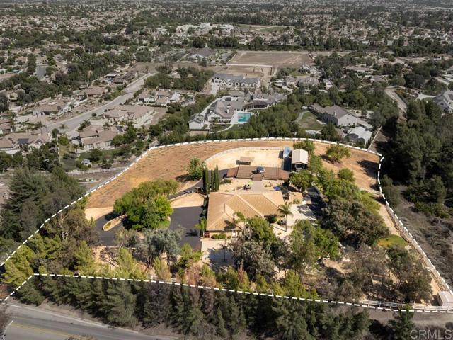31755 Rancho Vista Road, Temecula CA: https://media.crmls.org/mediaz/0de6f268-b5f2-4e4f-9fdd-45f36573adf7.jpg