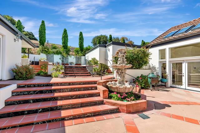 25691 Whip Road, Monterey CA: https://media.crmls.org/mediaz/0de71909-af3d-4846-b6ed-1d1d8743362d.jpg