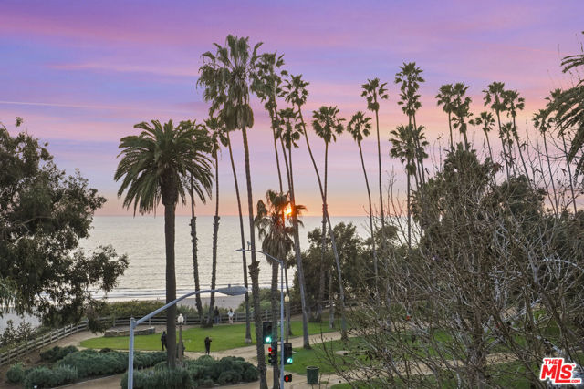 801 Ocean Avenue, Santa Monica CA: https://media.crmls.org/mediaz/0de7b3f3-cfbe-48a8-bbe1-9c274a4cc645.jpg
