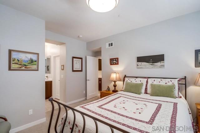 2092 Tango Loop, Chula Vista CA: https://media.crmls.org/mediaz/0de87e08-adc3-481a-866c-0654dbec4974.jpg