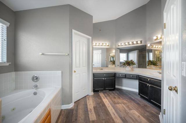 2180 Clearview Drive, Hollister CA: https://media.crmls.org/mediaz/0de90f98-4b88-4d9f-b762-6afbf6c887fc.jpg