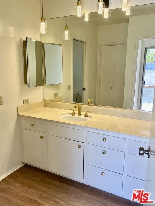 3331 Inglewood Boulevard, Los Angeles CA: https://media.crmls.org/mediaz/0de959ff-8d59-445a-a80b-bd0cd5c3f393.jpg