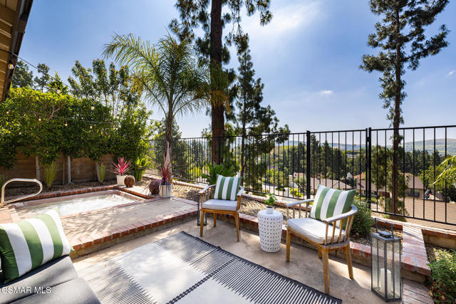 1932 Summer Cloud Drive, Thousand Oaks CA: https://media.crmls.org/mediaz/0de9f15a-4a93-498e-9c60-131240dce7d7.jpg