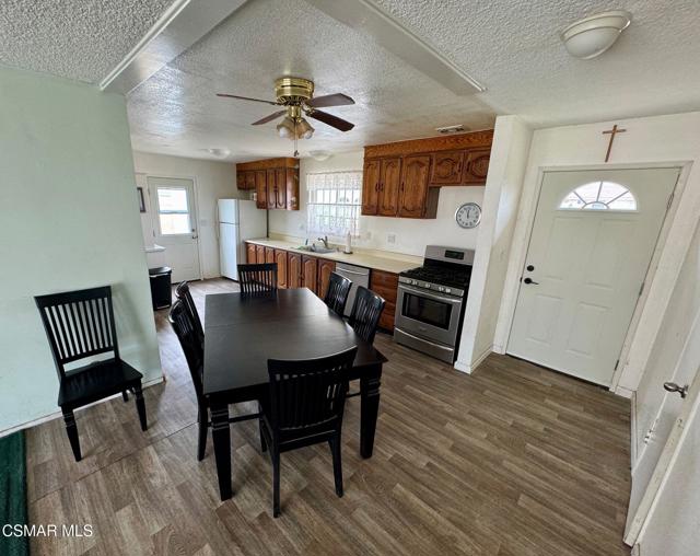 1620 Spence Street, Simi Valley CA: https://media.crmls.org/mediaz/0dea3710-c7a0-4289-9234-f47a45185b76.jpg