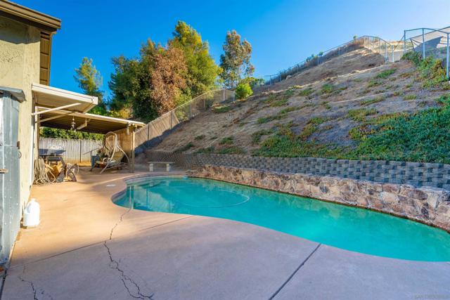 8546 Blanco Terrace, El Cajon CA: https://media.crmls.org/mediaz/0deb31fd-314a-4d92-8ff7-82656c9c2fb1.jpg