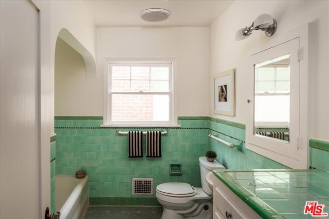 2064 Ames Street, Los Angeles CA: https://media.crmls.org/mediaz/0deb7fbc-5aff-477f-9dfb-ca99639f192a.jpg