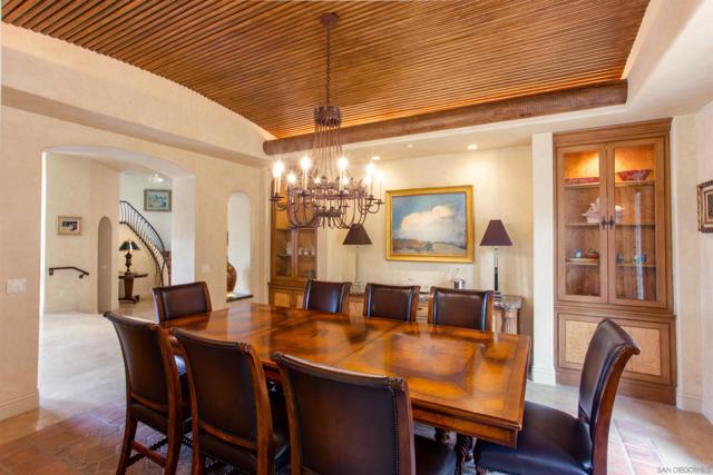 7206 Aviara Drive, Carlsbad CA: https://media.crmls.org/mediaz/0debd922-0849-4727-b6d7-73d63c137052.jpg