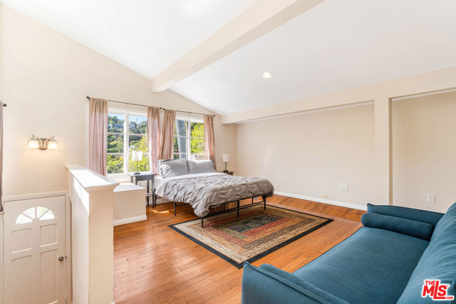 10306 Seabury Lane, Los Angeles CA: https://media.crmls.org/mediaz/0dec74d7-df0f-4d86-8332-c45ab9c02dcb.jpg