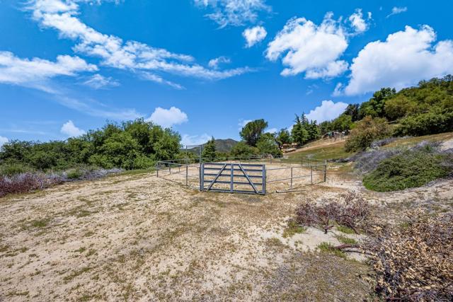 10649 Boulder Creek Rd, Descanso CA: https://media.crmls.org/mediaz/0decf3c8-75a5-4f75-a101-d2e6a25e16d5.jpg
