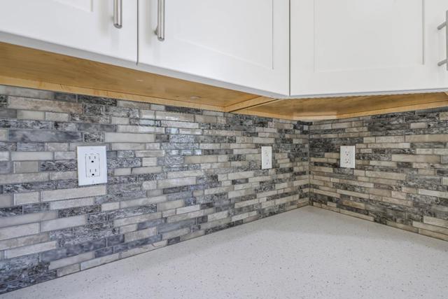 401 San Luis Avenue, Watsonville CA: https://media.crmls.org/mediaz/0decfb8a-e1ac-4912-b460-36bd920a65b6.jpg