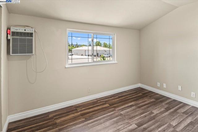 28399 CUBBERLEY CT, Hayward CA: https://media.crmls.org/mediaz/0ded3fcd-a229-48e1-9ec6-43270c305df2.jpg