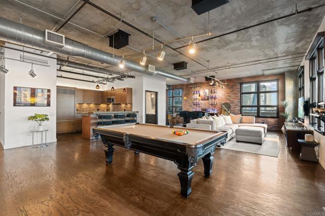 877 Island Avenue, San Diego CA: https://media.crmls.org/mediaz/0dee12f1-9827-4070-ab2a-91c1eaa550c6.jpg