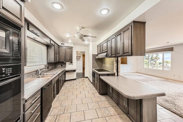 Detail Gallery Image 9 of 40 For 751 Hacienda Drive, El Cajon,  CA 92020 - 4 Beds | 3 Baths