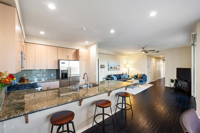 Detail Gallery Image 13 of 32 For 436 Poli St #404,  Ventura,  CA 93001 - 2 Beds | 2 Baths